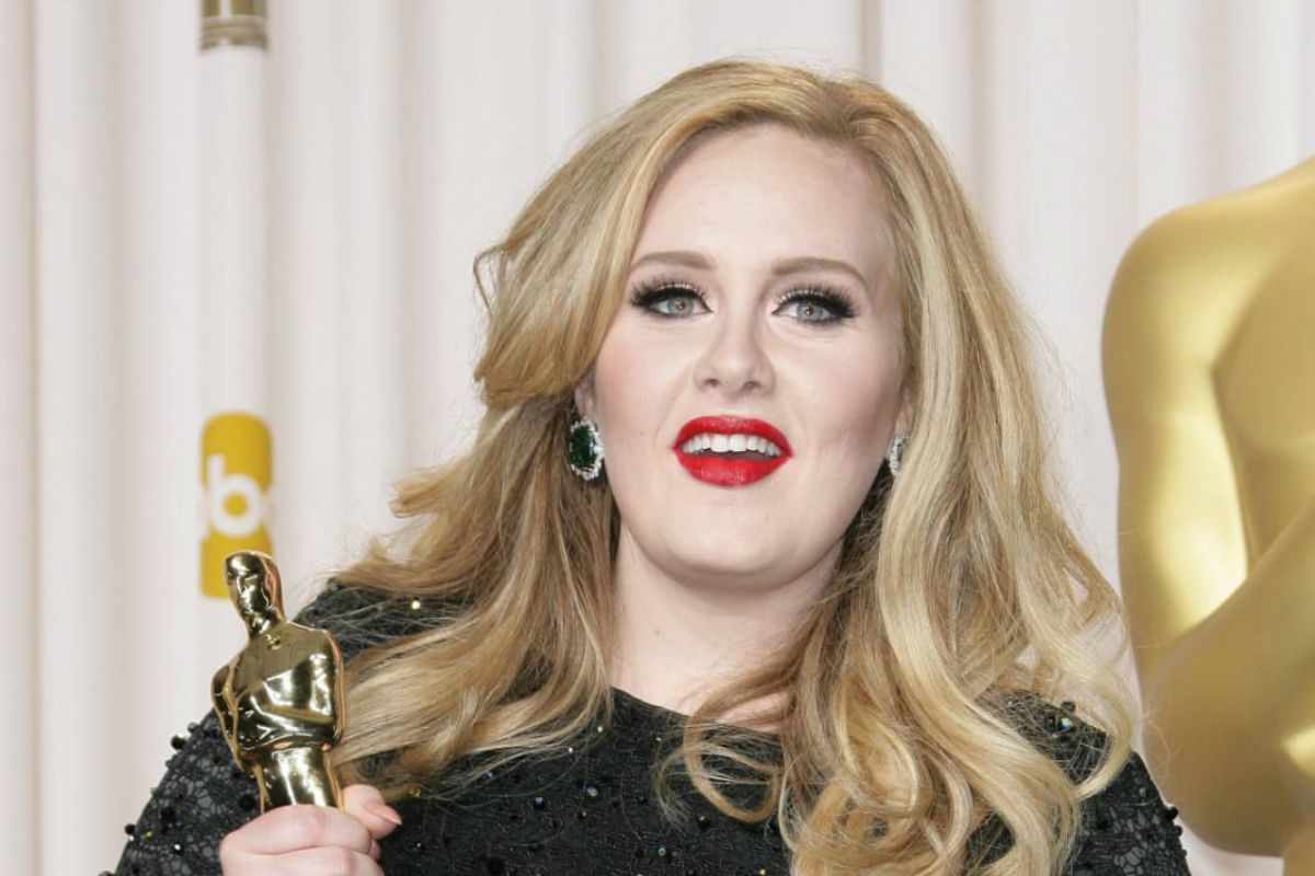  Adele, britu dziedātājas biogrāfija
