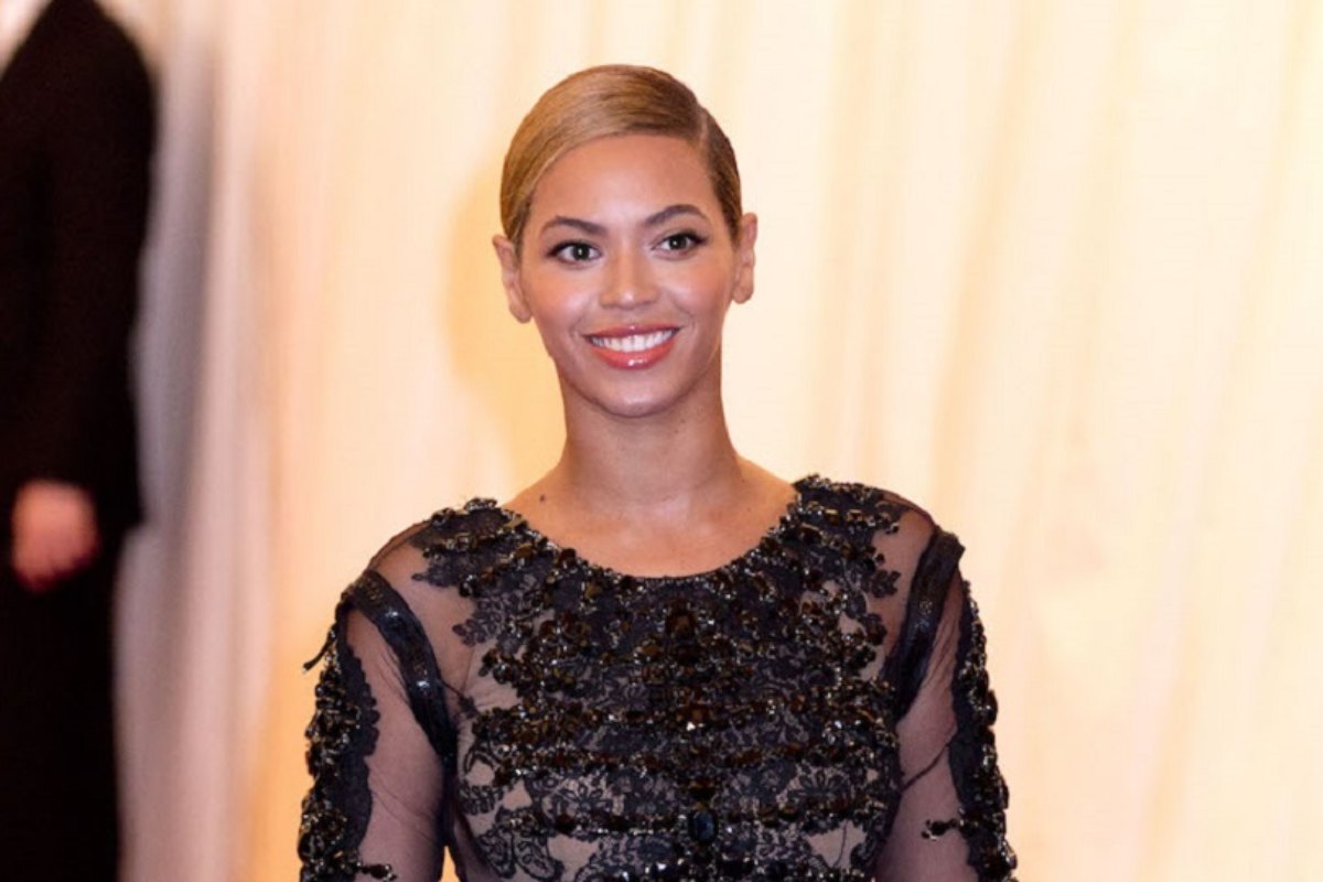  Beyoncé: biografio, historio, privata vivo kaj vidindaĵoj