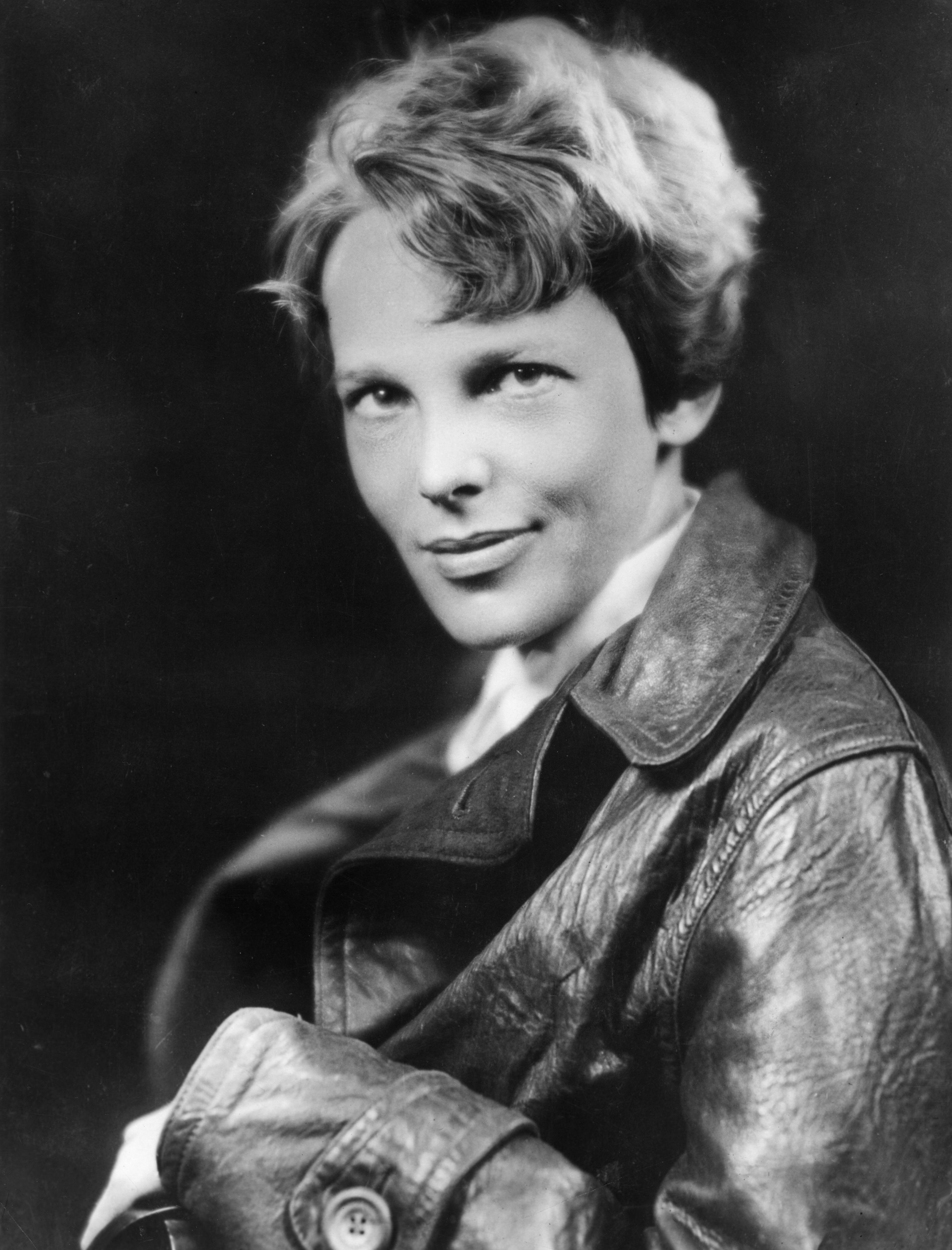  Biografi Amelia Earhart