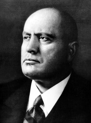  Ævisaga Benito Mussolini