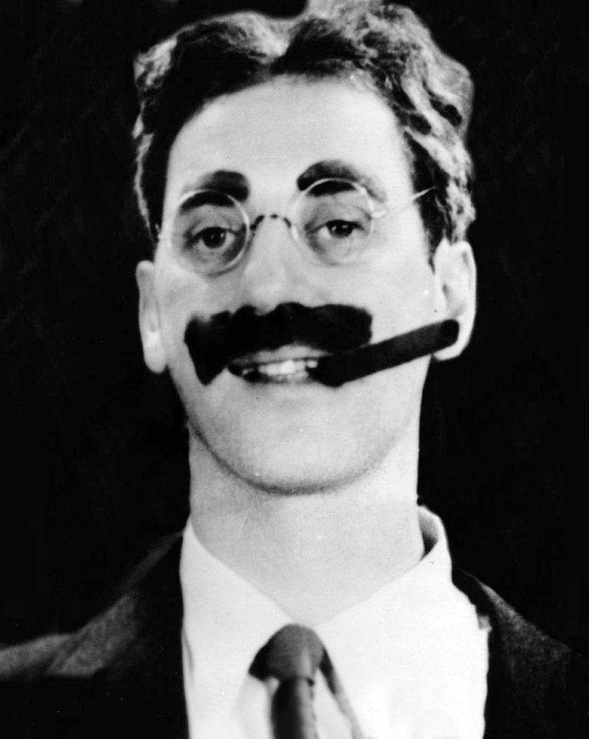  Taariikh nololeedka Groucho Marx