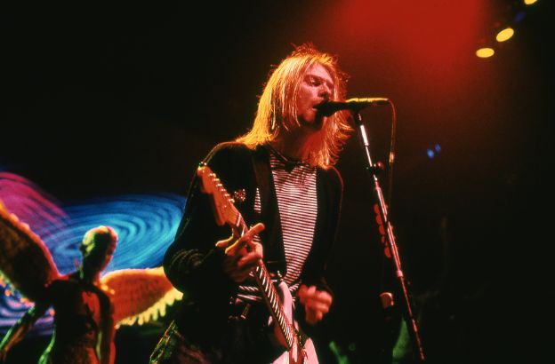  Kurt Cobain ຊີວະປະວັດ: ເລື່ອງ, ຊີວິດ, ເພງແລະອາຊີບ