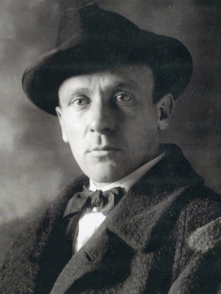  Mikhail Bulgakov ชีวประวัติ: ประวัติศาสตร์ ชีวิต และผลงาน